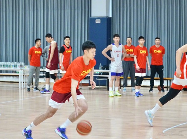 业余爱好者如何在有限时间内提升篮球优势_1